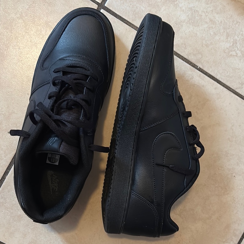 Nike Men's Black Sneakers